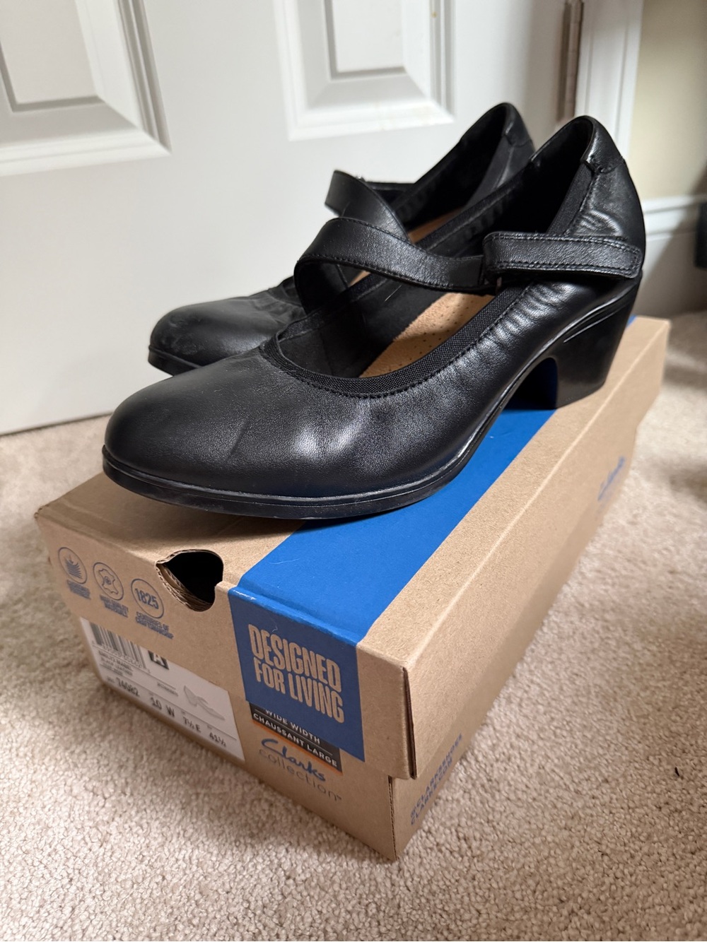 Clarks Black Leather Mary Jane Block Heel Pumps